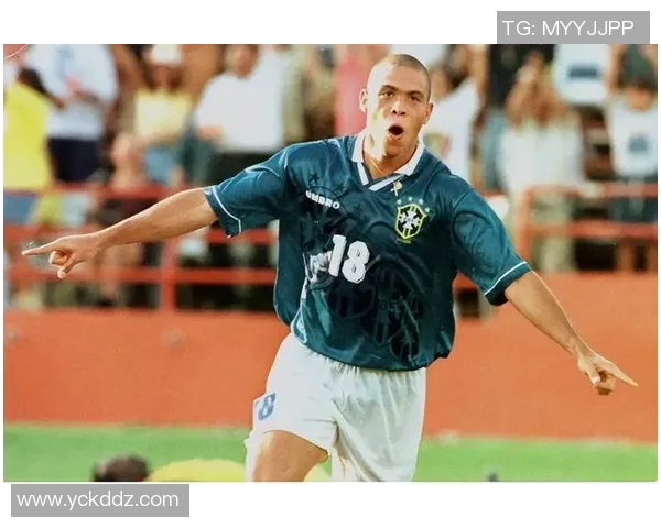 足球明星曼谷的传奇故事与他在绿茵场上的辉煌成就揭秘