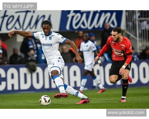 法乙欧塞尔对阵红星比赛结果分析与精彩瞬间回顾